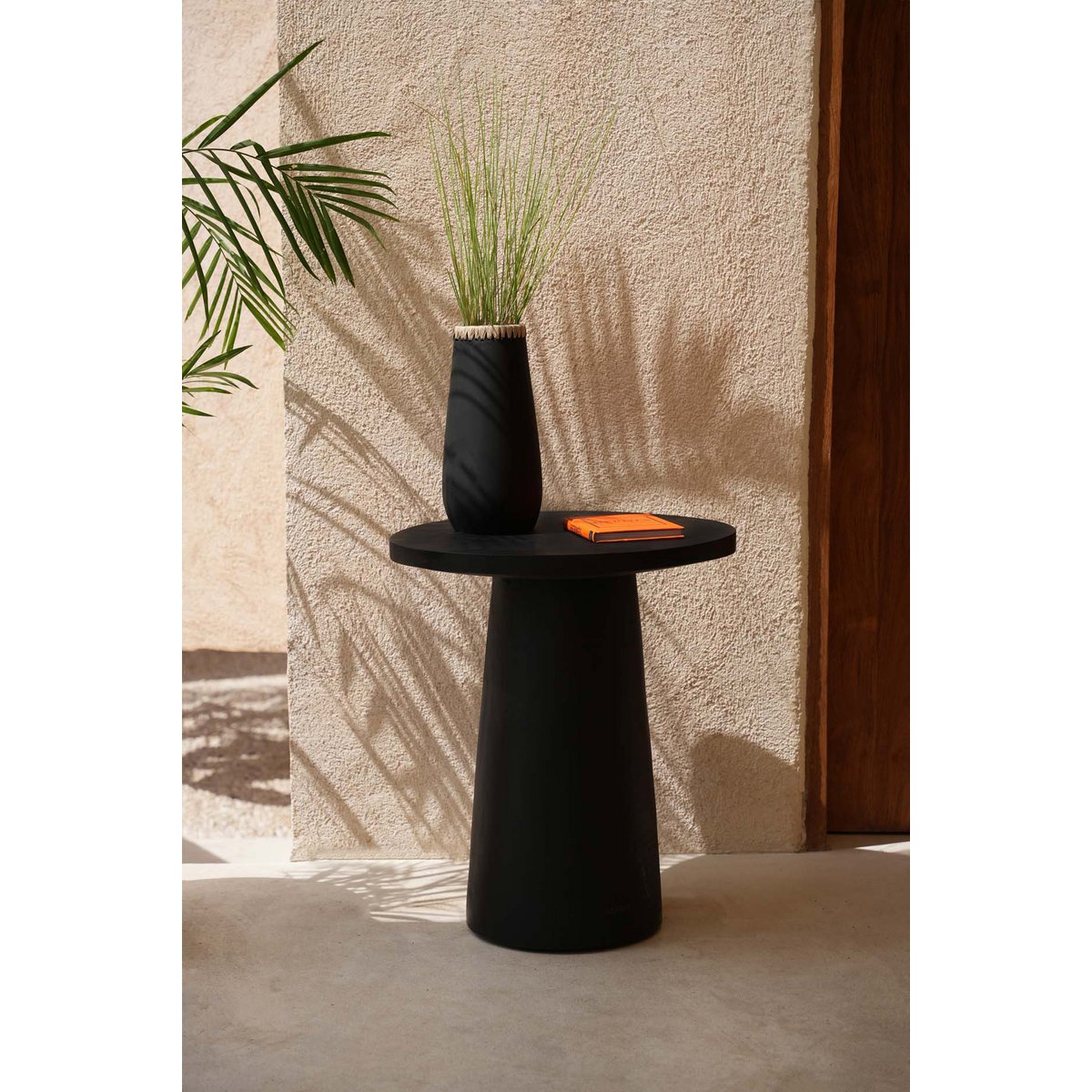 The Sneaky Vase - Zwart Naturel - L